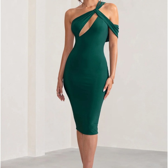 Brand new size 6 emerald green dress. Great for holiday parties. - Picture 1 of 2